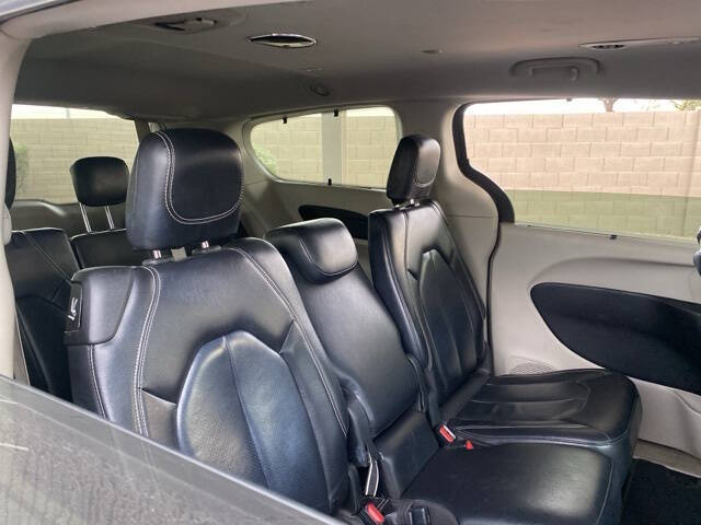 2022 Chrysler Pacifica Touring L