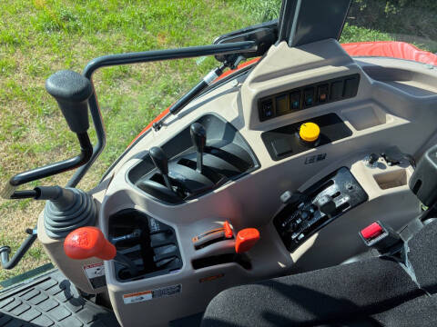 2025 Kubota M7060D