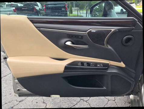 2020 Lexus ES 300h
