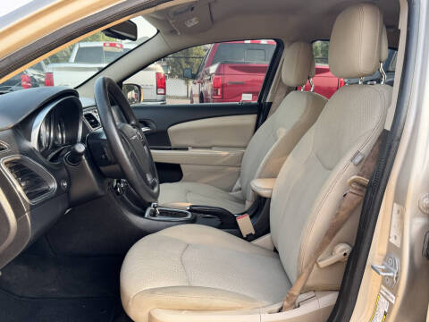 2014 Chrysler 200 LX