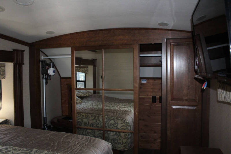 2016 Forest River Cardinal 325RL