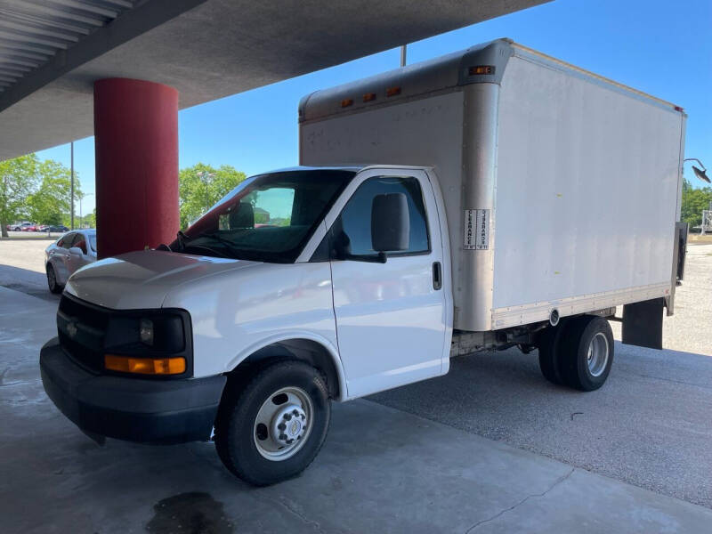 2009 Chevrolet Express Cutaway for sale at Wichita Car Connect LLC in Wichita KS