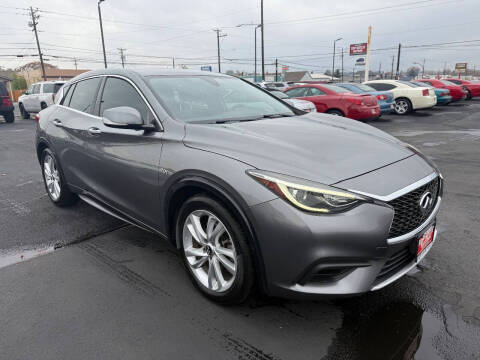 2018 Infiniti QX30 Luxury