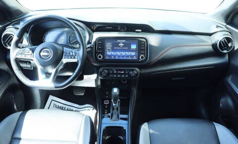 2023 Nissan Kicks SR