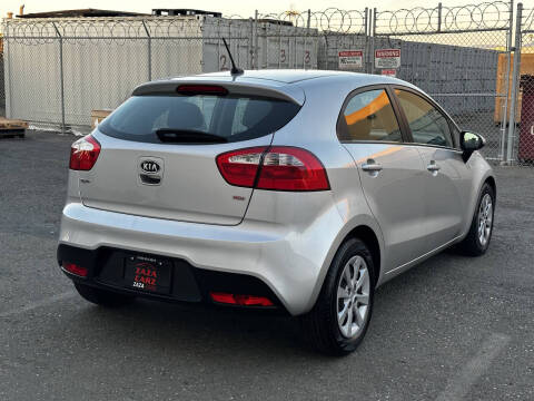 2012 Kia Rio 5-Door LX
