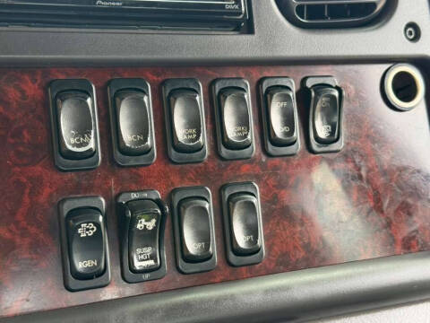 2016 Freightliner M2 106