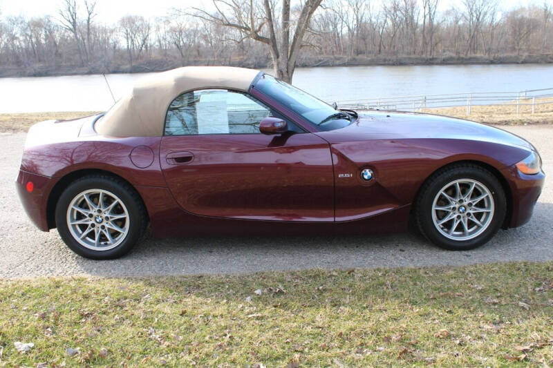 Used 2003 BMW Z4 2.5 with VIN 4USBT33473LS46377 for sale in Terre Haute, IN