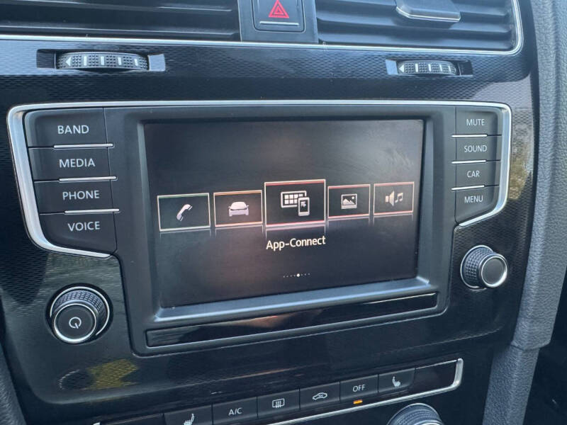 2016 Volkswagen Golf GTI SE