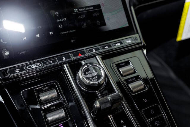 2025 Aston Martin Vantage