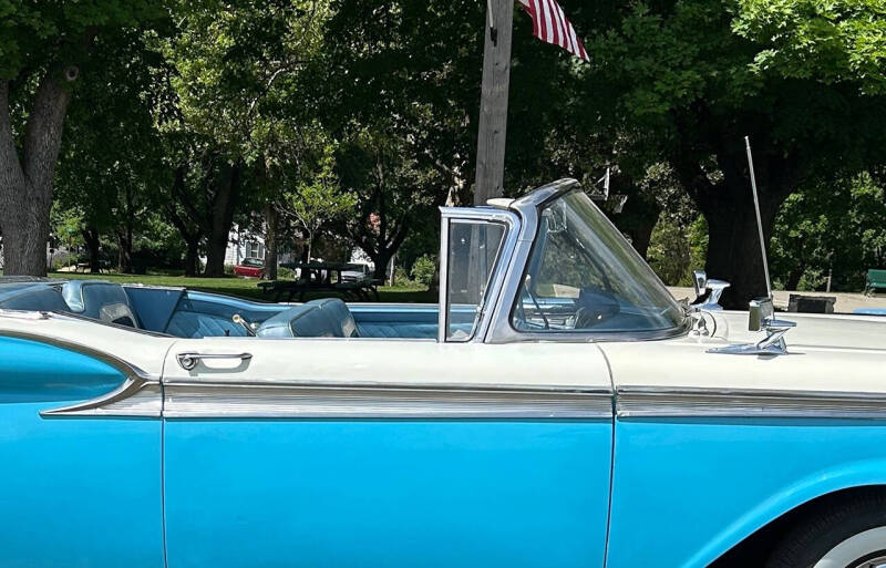 1959 Ford Skyliner