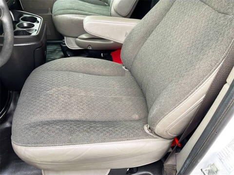 2023 Chevrolet Express 2500