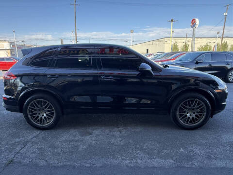 2017 Porsche Cayenne Platinum Edition