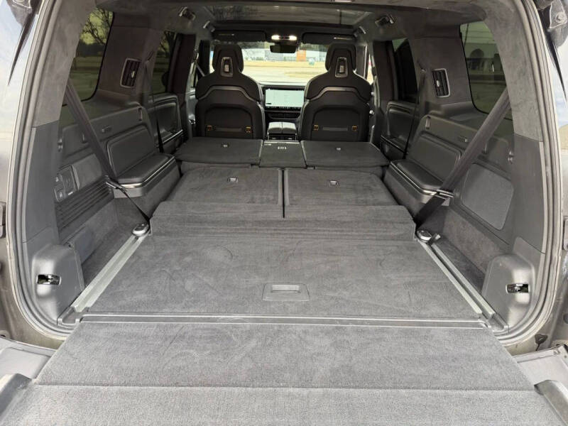 2023 Rivian R1S Adventure