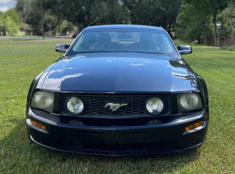 2005 Ford Mustang GT Deluxe
