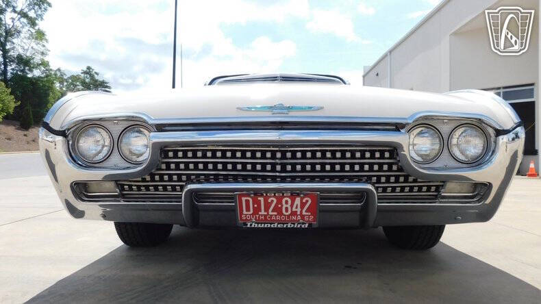 1962 Ford Thunderbird