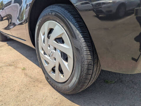 2016 Toyota Prius c Two