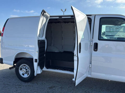 2025 Chevrolet Express 2500