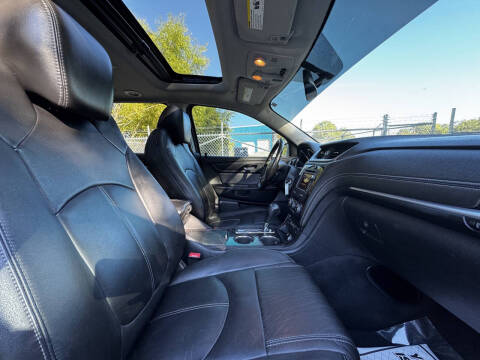 2017 Chevrolet Traverse LT