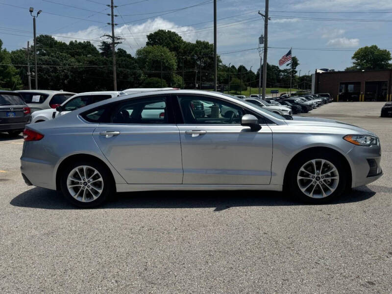 2020 Ford Fusion SE