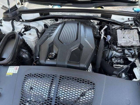 2023 Porsche Macan T