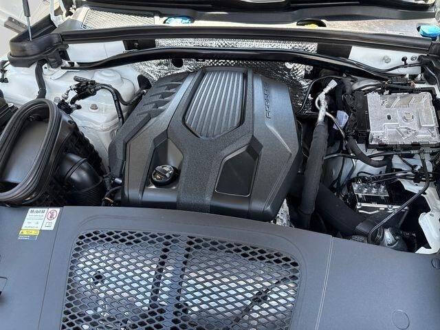 2023 Porsche Macan T