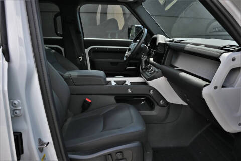 2025 Land Rover Defender 110 P300 S