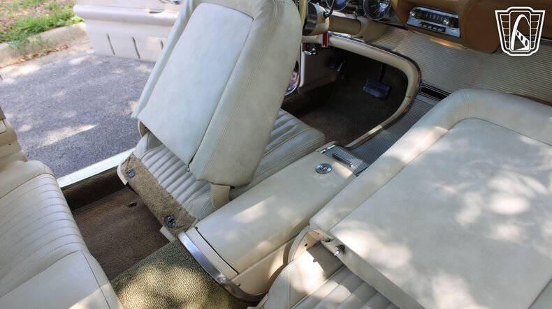 1962 Ford Thunderbird