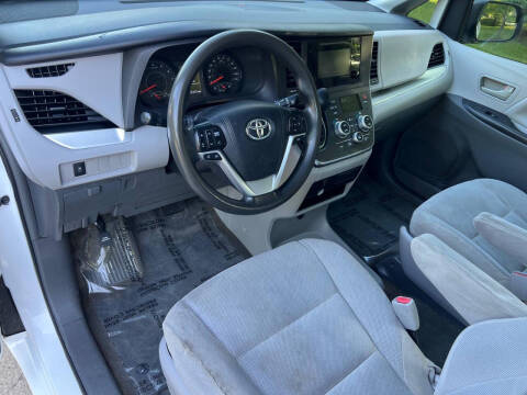 2015 Toyota Sienna L 7-Passenger