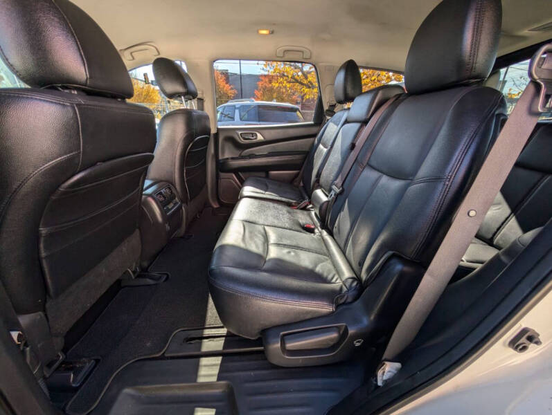 2017 Nissan Pathfinder S