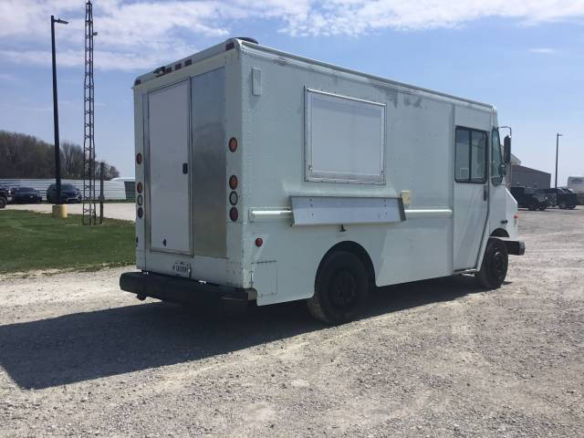 2002 Freightliner MT45 Chassis