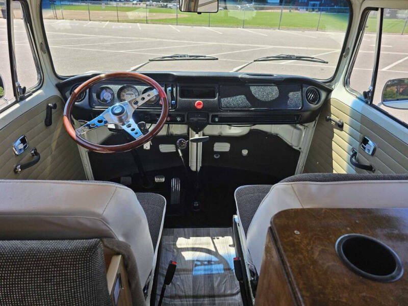 1971 Volkswagen Camper Bus
