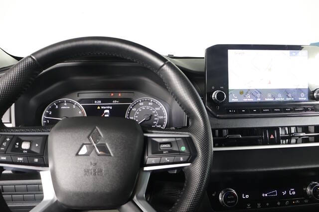 2023 Mitsubishi Outlander SE