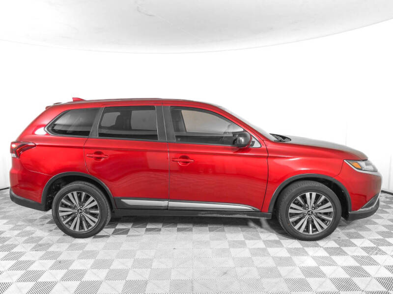2020 Mitsubishi Outlander ES