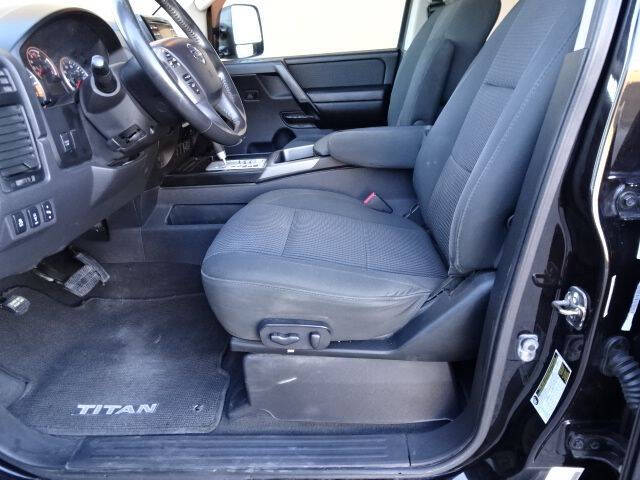 2014 Nissan Titan SV