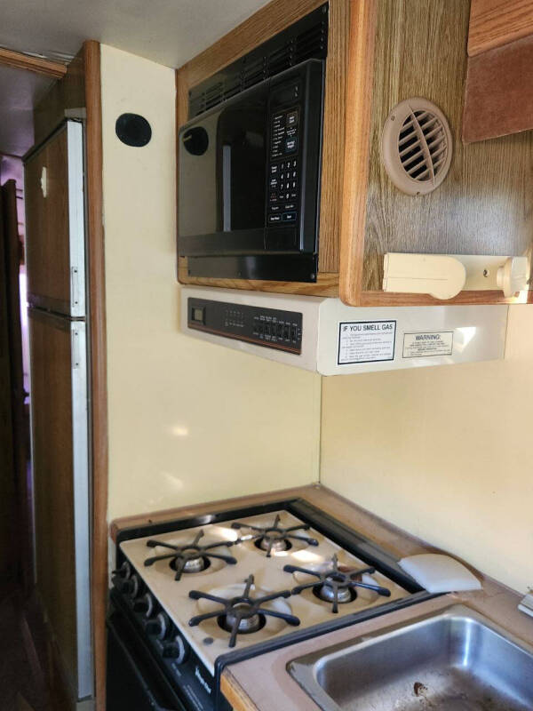 1989 Pace American 37F