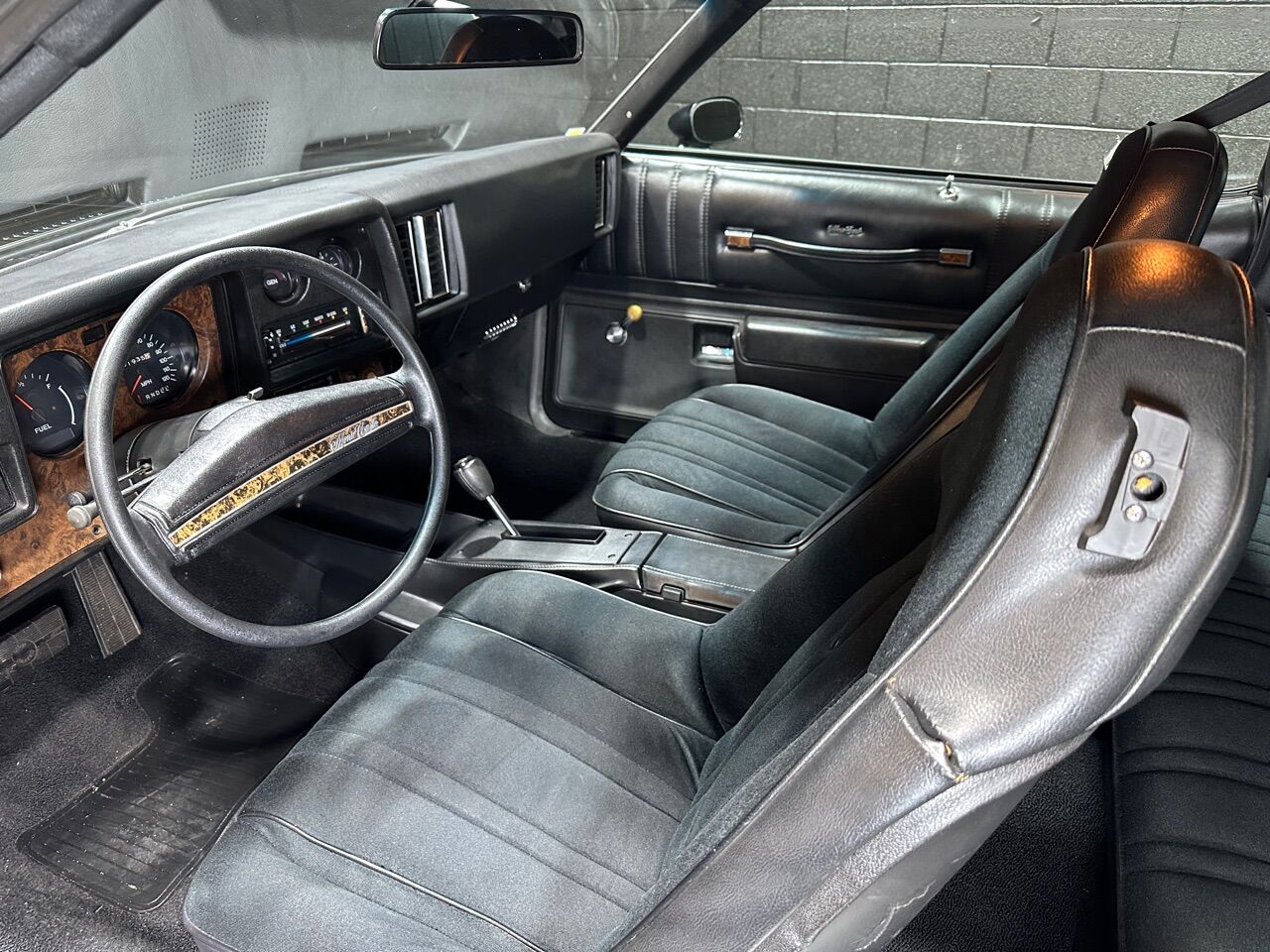 1975 Chevrolet Monte Carlo 38