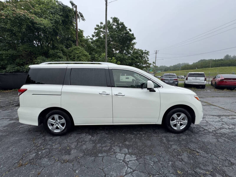 2017 Nissan Quest SV