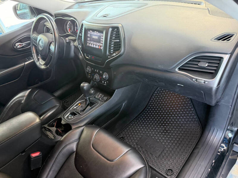 2019 Jeep Cherokee Latitude Plus