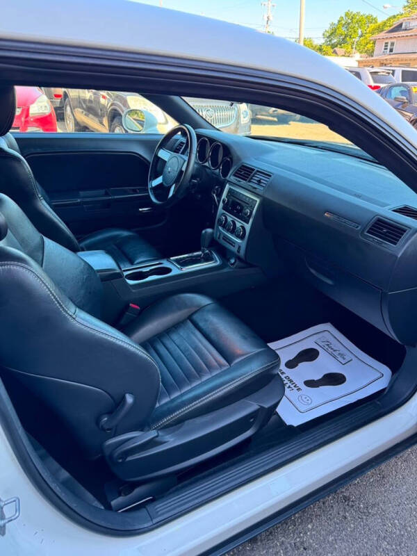 2009 Dodge Challenger SE