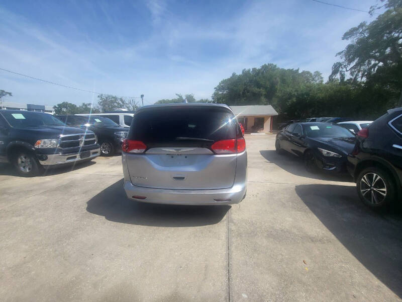 2017 Chrysler Pacifica Touring