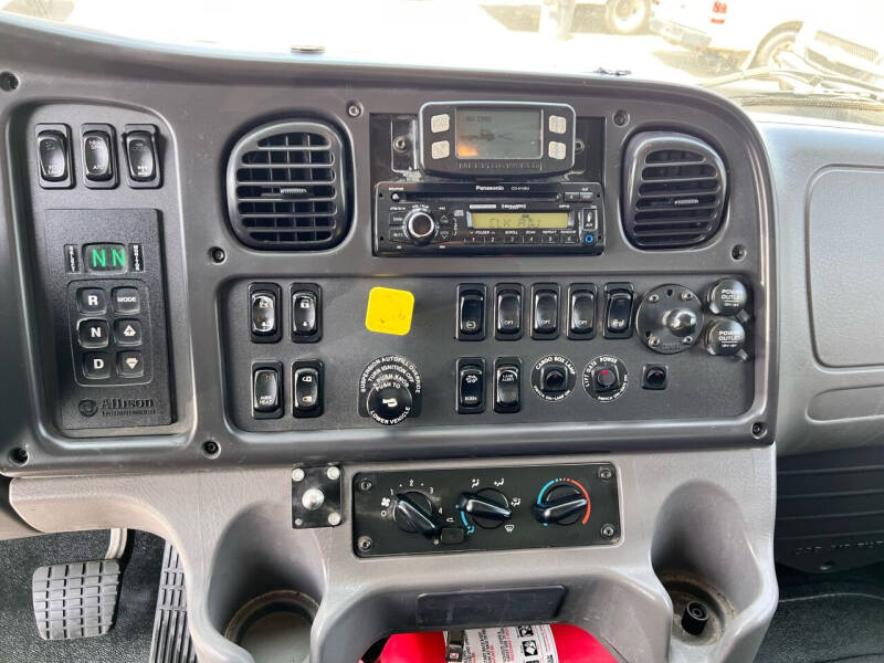 2017 Freightliner M2 106