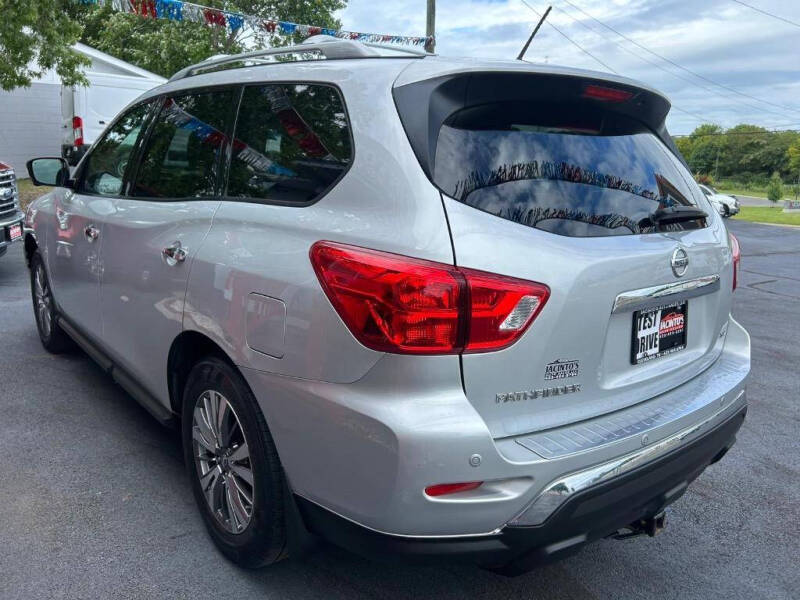 2018 Nissan Pathfinder SL