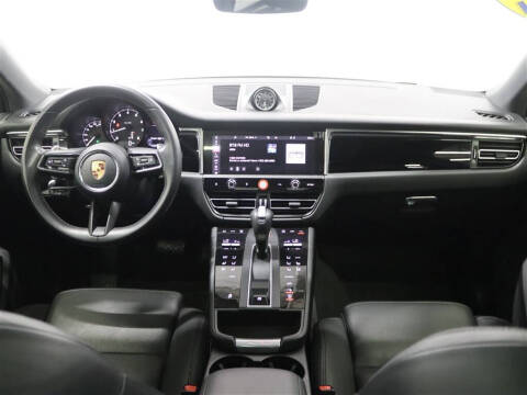 2022 Porsche Macan