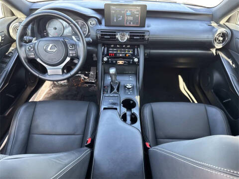 2023 Lexus IS 300