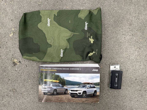 2023 Jeep Grand Cherokee L Laredo