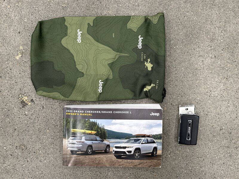 2023 Jeep Grand Cherokee L Laredo