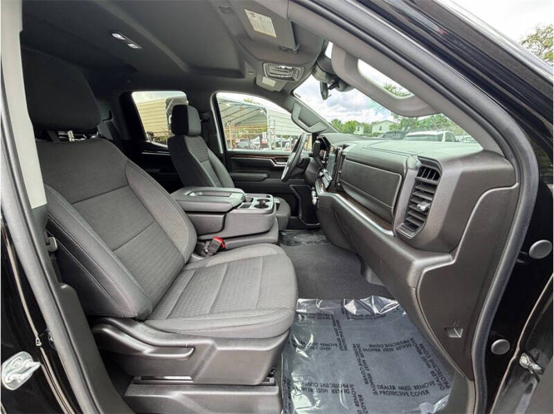 2025 GMC Sierra 1500 Elevation Standard