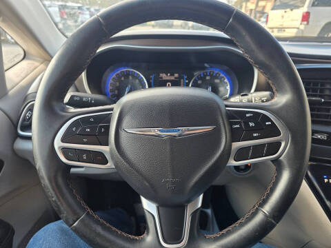 2017 Chrysler Pacifica Touring-L