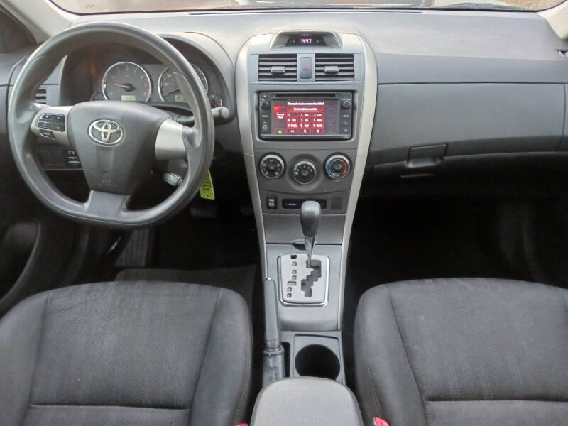 2013 Toyota Corolla S photo 6