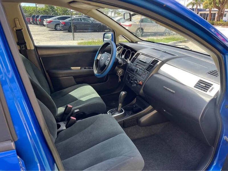 2011 Nissan Versa 1.8 S